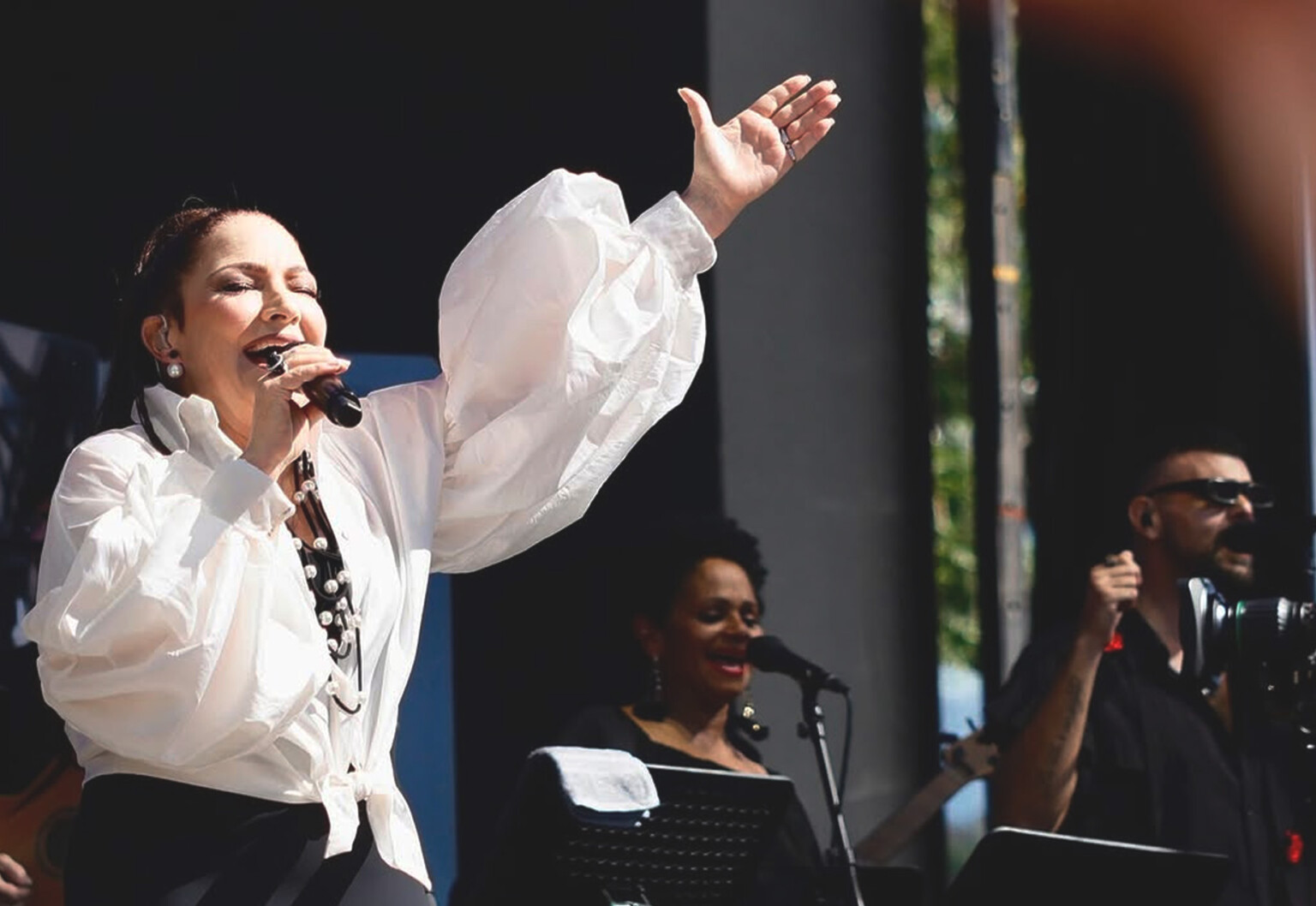 GLORIA ESTEFAN CELEBRA 50 AÑOS DE MÚSICA EN UN MULTITUDINARIO CONCIERTO ...